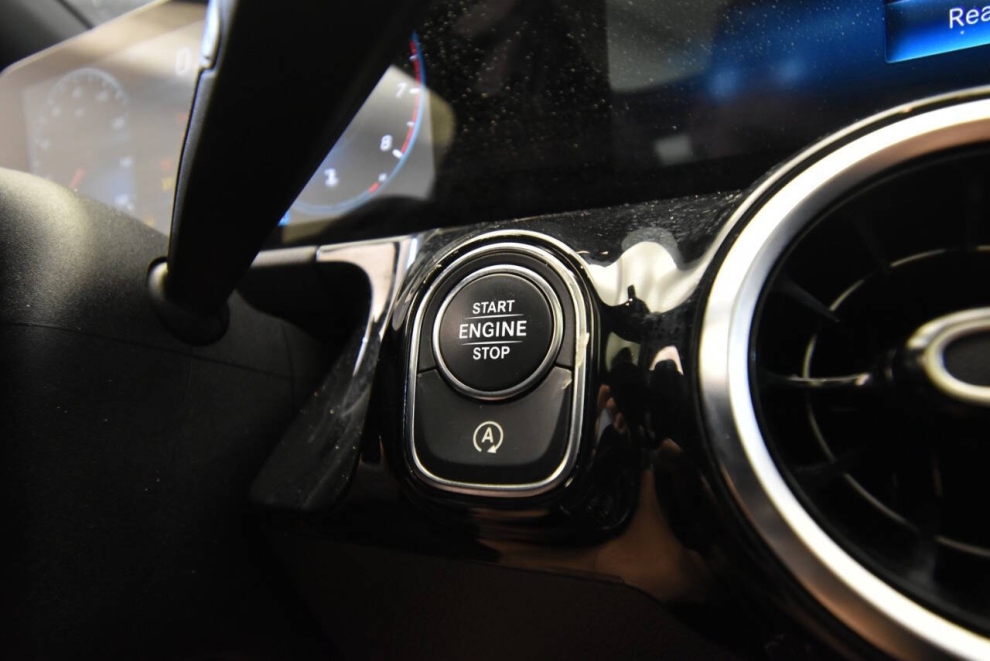 2021 Mercedes-Benz GLA GLA 250 4MATIC AWD 4dr SUV, Silver, Mileage: 64,409 - photo 19