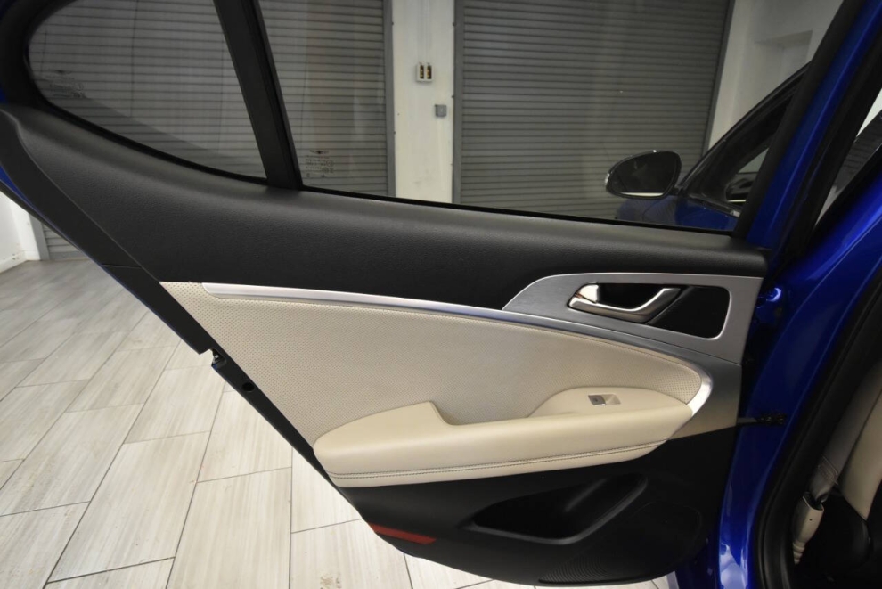 2021 Genesis G70 HTRAC, Blue, Mileage: 85,657 - photo 13