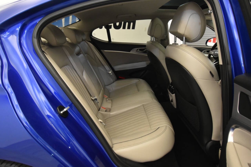 2021 Genesis G70 HTRAC, Blue, Mileage: 85,657 - photo 16