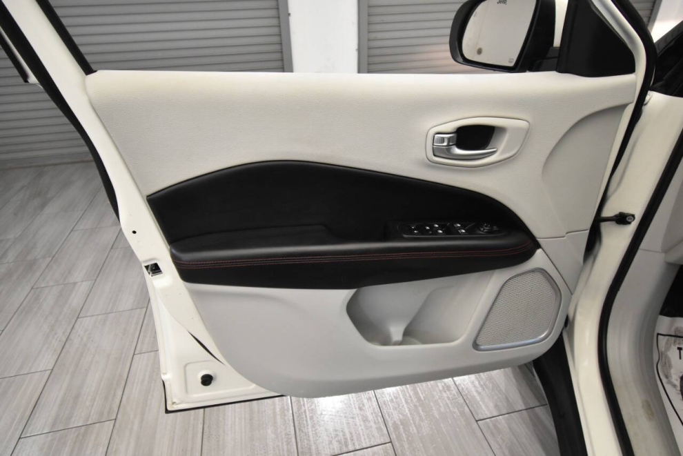 2020 Jeep Compass Limited, White, Mileage: 98,381 - photo 11