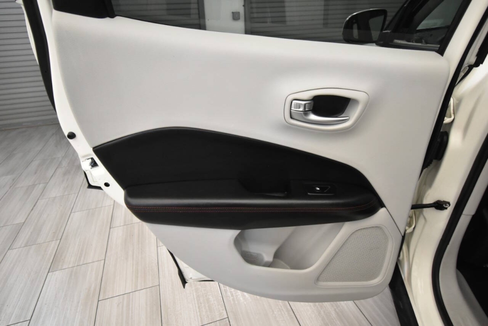 2020 Jeep Compass Limited, White, Mileage: 98,381 - photo 13