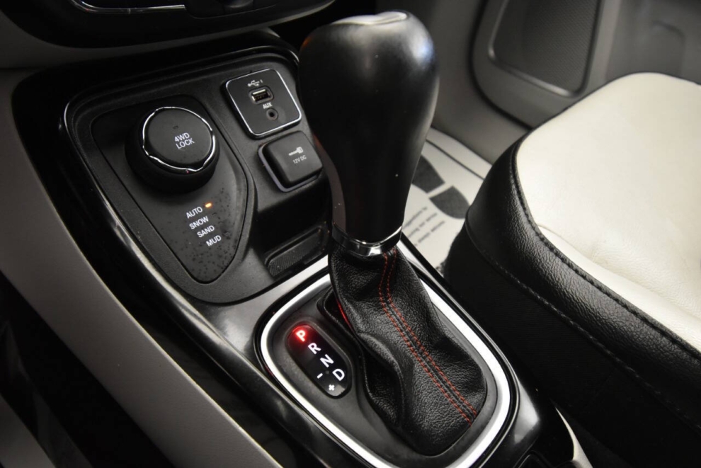 2020 Jeep Compass Limited, White, Mileage: 98,381 - photo 19