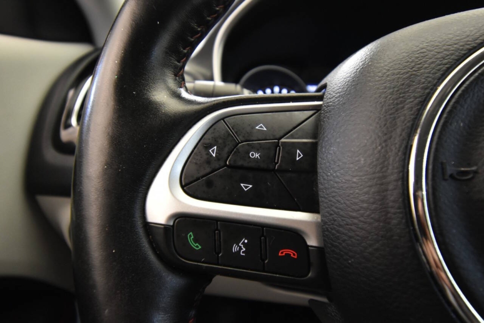 2020 Jeep Compass Limited, White, Mileage: 98,381 - photo 24