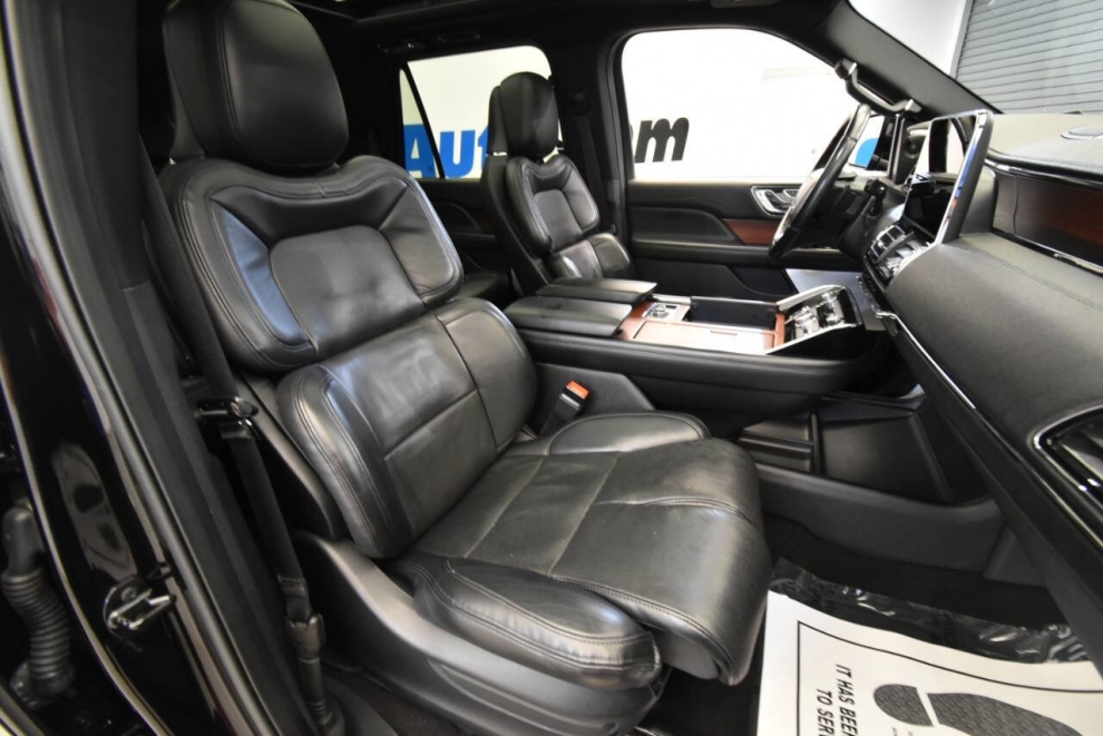 2021 Lincoln Navigator L Reserve 4x4 4dr SUV, Black, Mileage: 87,665 - photo 17
