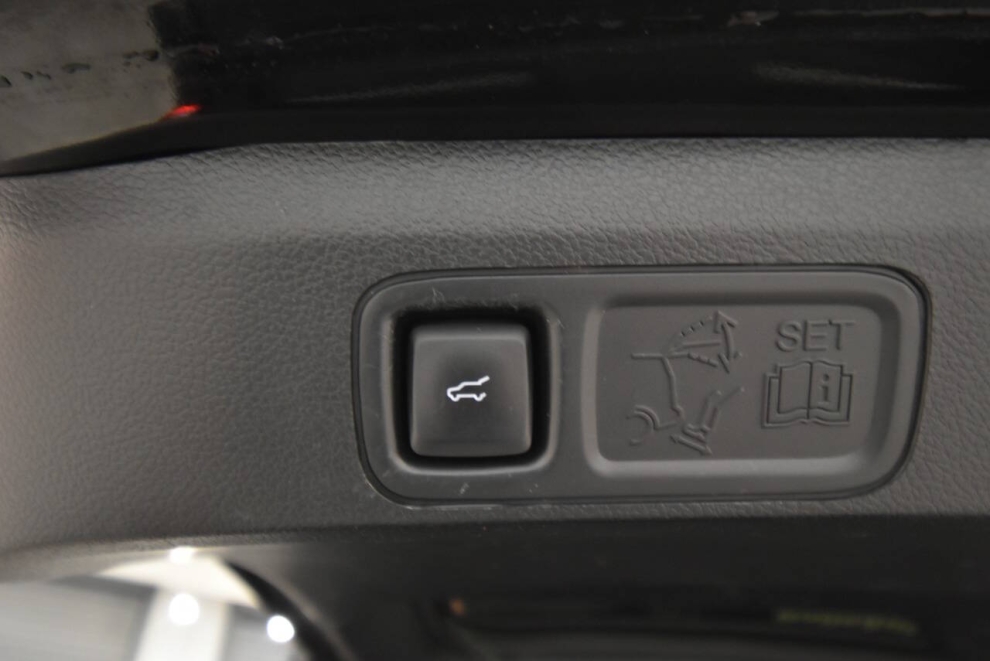 2021 Lincoln Navigator L Reserve 4x4 4dr SUV, Black, Mileage: 87,665 - photo 38