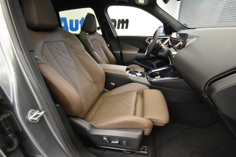 2025 BMW X3 xDrive30 AWD 4dr Sports Activity Vehicle, Gray, Mileage: 1,361 - photo 15