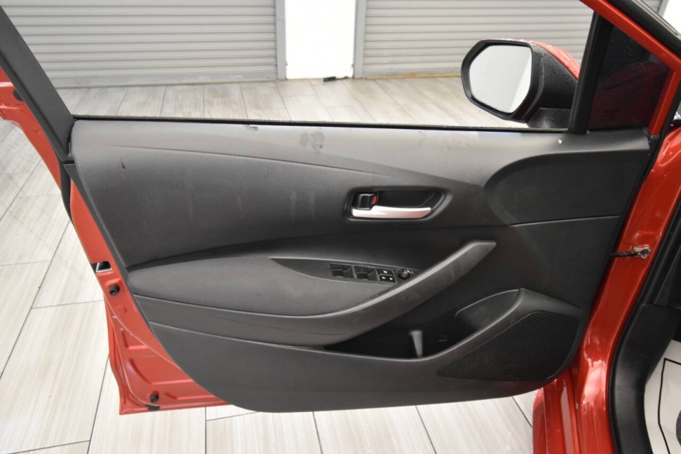 2021 Toyota Corolla LE 4dr Sedan, Red, Mileage: 70,657 - photo 11