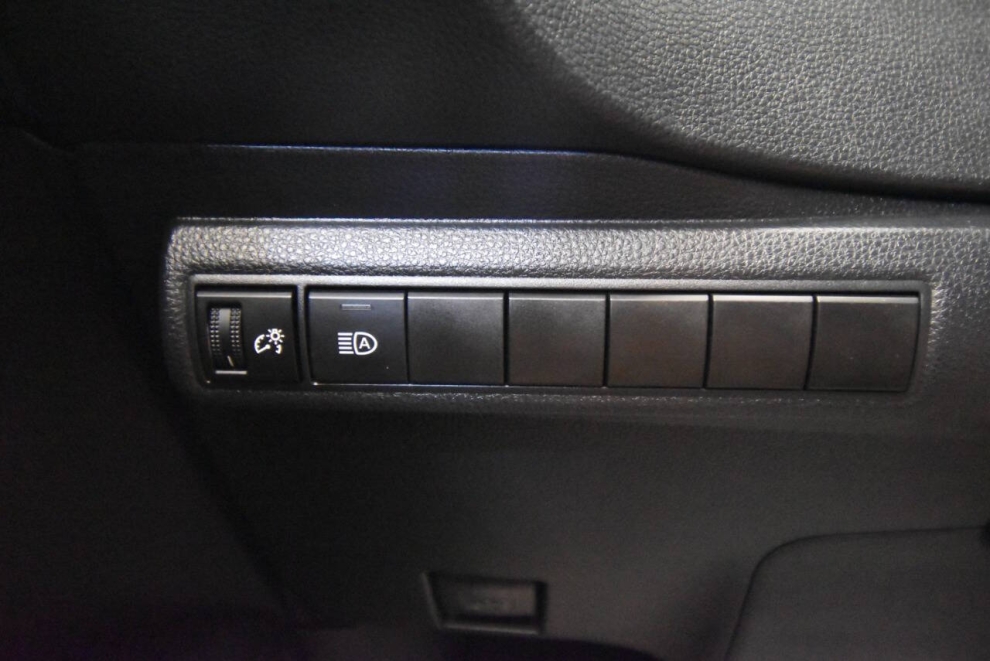 2021 Toyota Corolla LE 4dr Sedan, Red, Mileage: 70,657 - photo 26