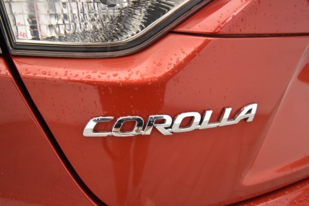 2021 Toyota Corolla LE 4dr Sedan, Red, Mileage: 70,657 - photo 28