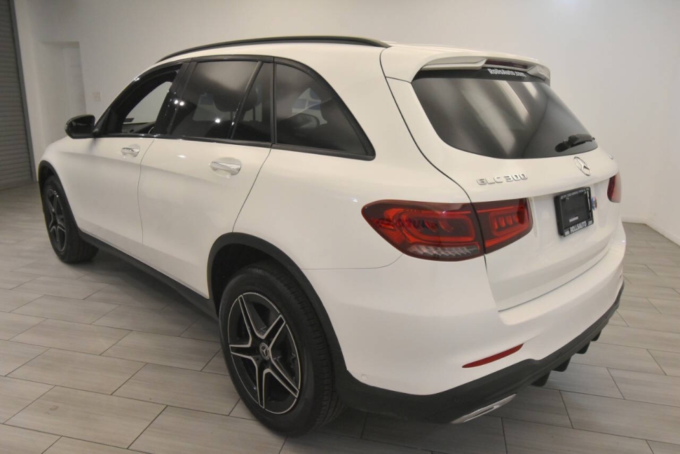 2022 Mercedes-Benz GLC GLC 300 4MATIC AWD 4dr SUV, White, Mileage: 77,244 - photo 2