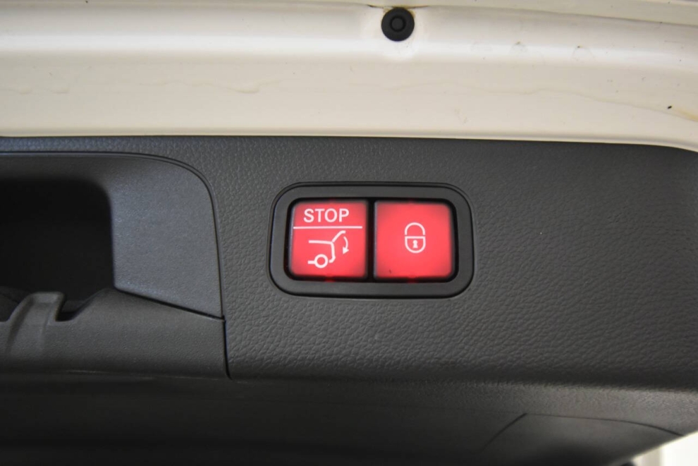 2022 Mercedes-Benz GLC GLC 300 4MATIC AWD 4dr SUV, White, Mileage: 77,244 - photo 35