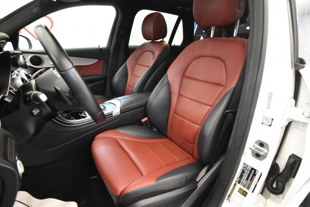 2022 Mercedes-Benz GLC GLC 300 4MATIC AWD 4dr SUV, White, Mileage: 77,244 - photo 9