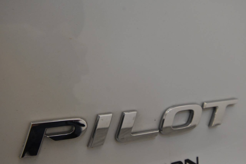 2021 Honda Pilot SE AWD 4dr SUV, White, Mileage: 63,096 - photo 31