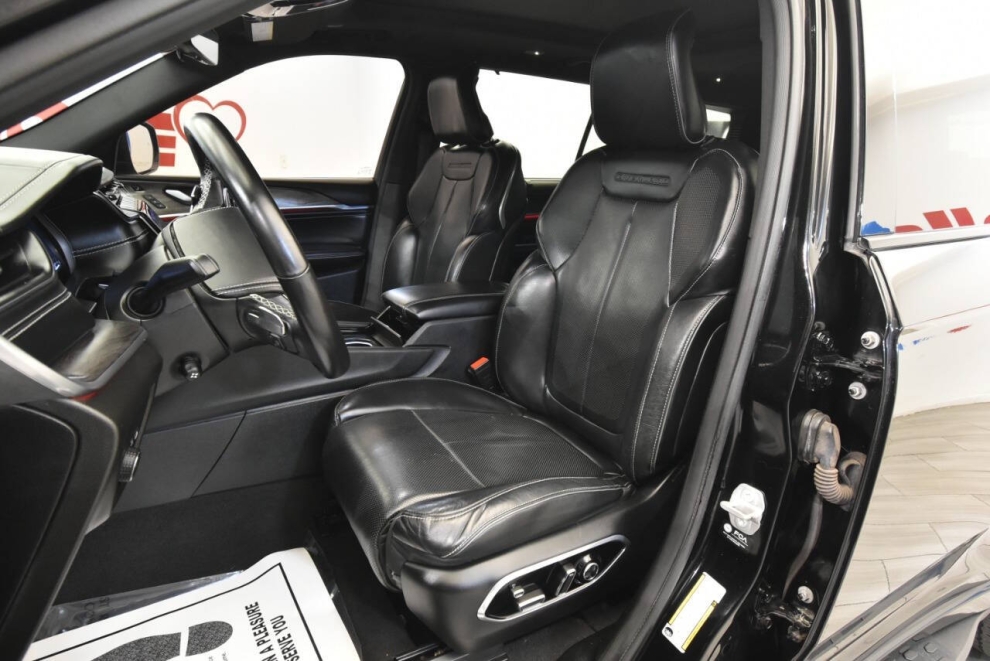2021 Jeep Grand Cherokee L Overland 4x4 4dr SUV, Black, Mileage: 99,480 - photo 10