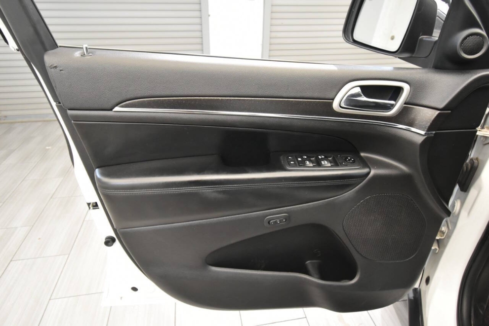 2018 Jeep Grand Cherokee Limited, White, Mileage: 77,604 - photo 11