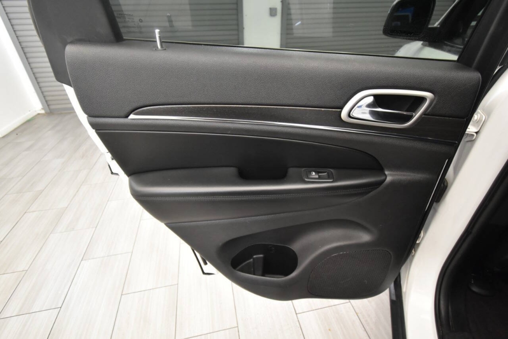 2018 Jeep Grand Cherokee Limited, White, Mileage: 77,604 - photo 13