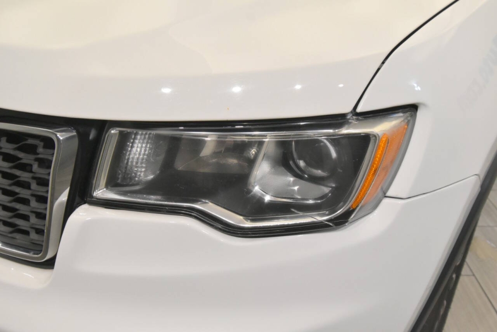 2018 Jeep Grand Cherokee Limited, White, Mileage: 77,604 - photo 7