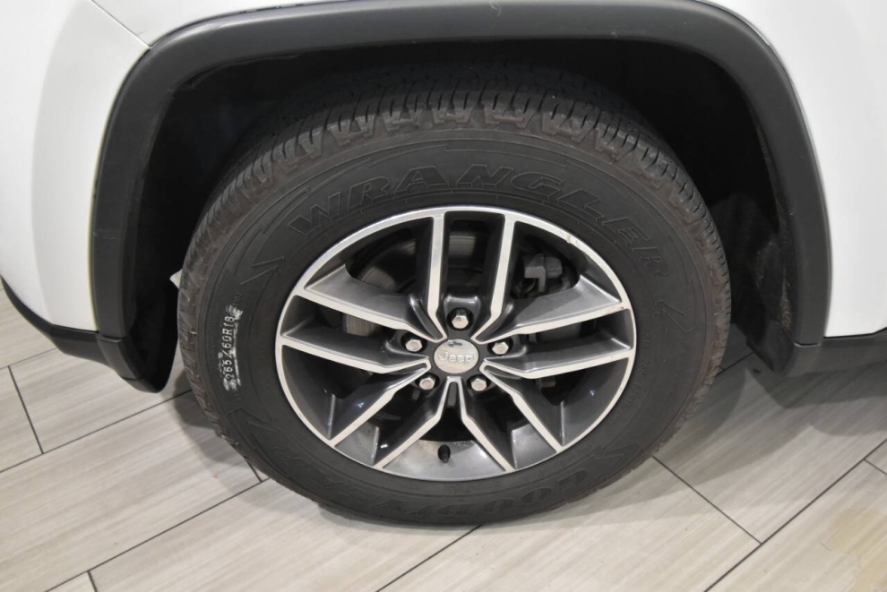 2018 Jeep Grand Cherokee Limited, White, Mileage: 77,604 - photo 8