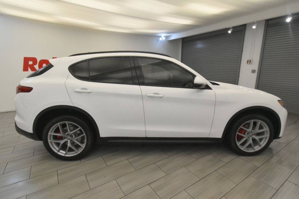 2018 Alfa Romeo Stelvio Sport AWD 4dr Crossover, White, Mileage: 57,943 - photo 5