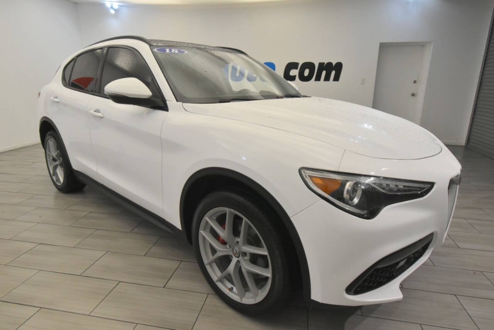 2018 Alfa Romeo Stelvio Sport AWD 4dr Crossover, White, Mileage: 57,943 - photo 6