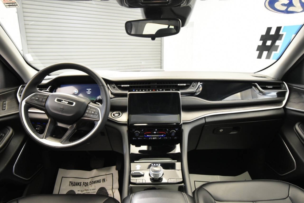 2023 Jeep Grand Cherokee 4XE, Silver, Mileage: 46,440 - photo 18