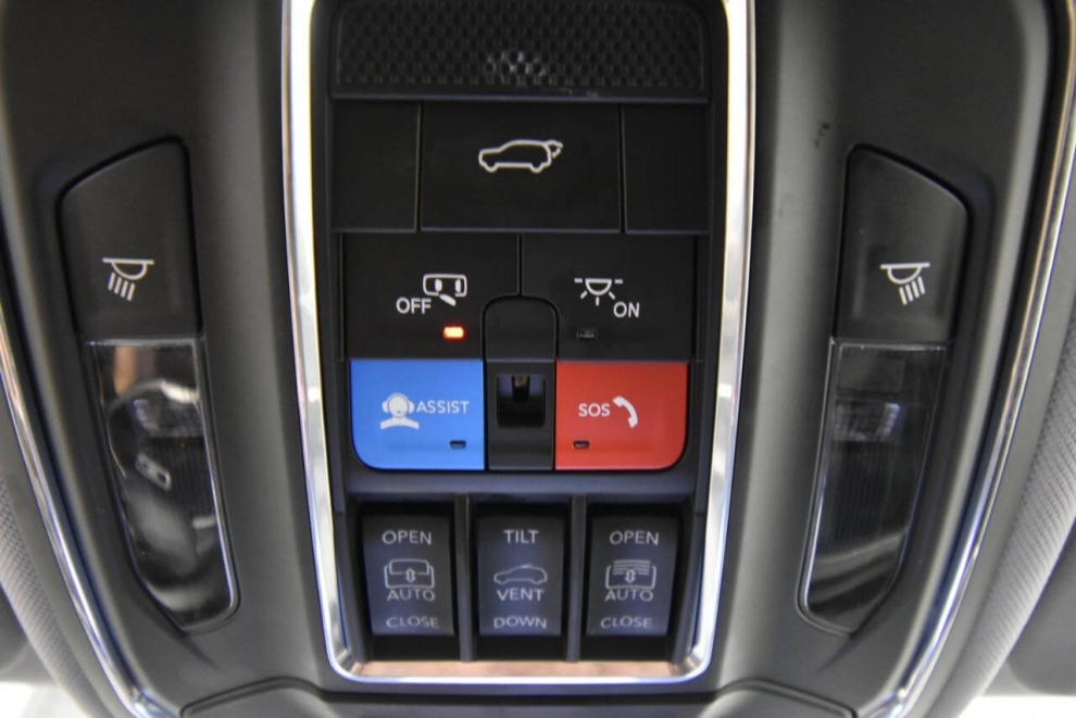 2023 Jeep Grand Cherokee 4XE, Silver, Mileage: 46,440 - photo 32