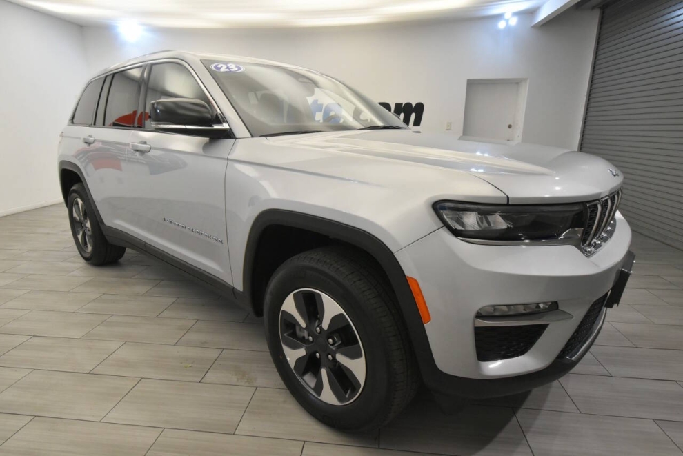 2023 Jeep Grand Cherokee 4XE, Silver, Mileage: 46,440 - photo 6