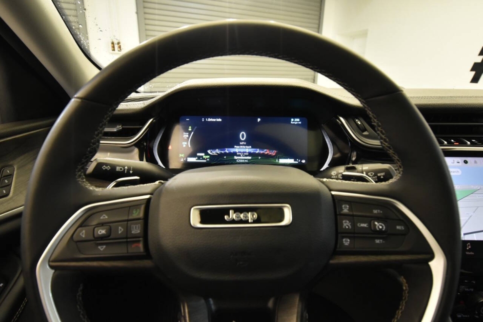 2023 Jeep Grand Cherokee 4XE, Black, Mileage: 42,598 - photo 25