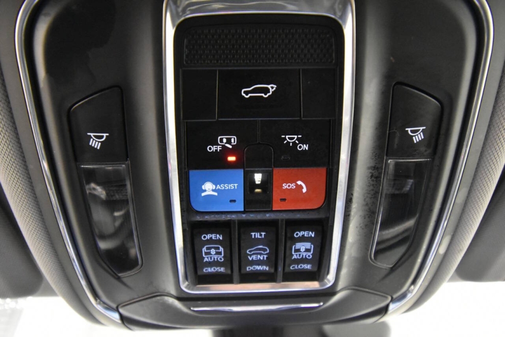 2023 Jeep Grand Cherokee 4XE, Black, Mileage: 42,598 - photo 31