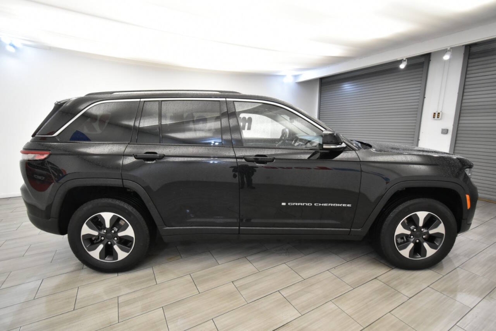 2023 Jeep Grand Cherokee 4XE, Black, Mileage: 42,598 - photo 5