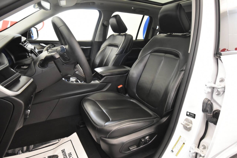 2023 Jeep Grand Cherokee 4XE, White, Mileage: 44,530 - photo 10