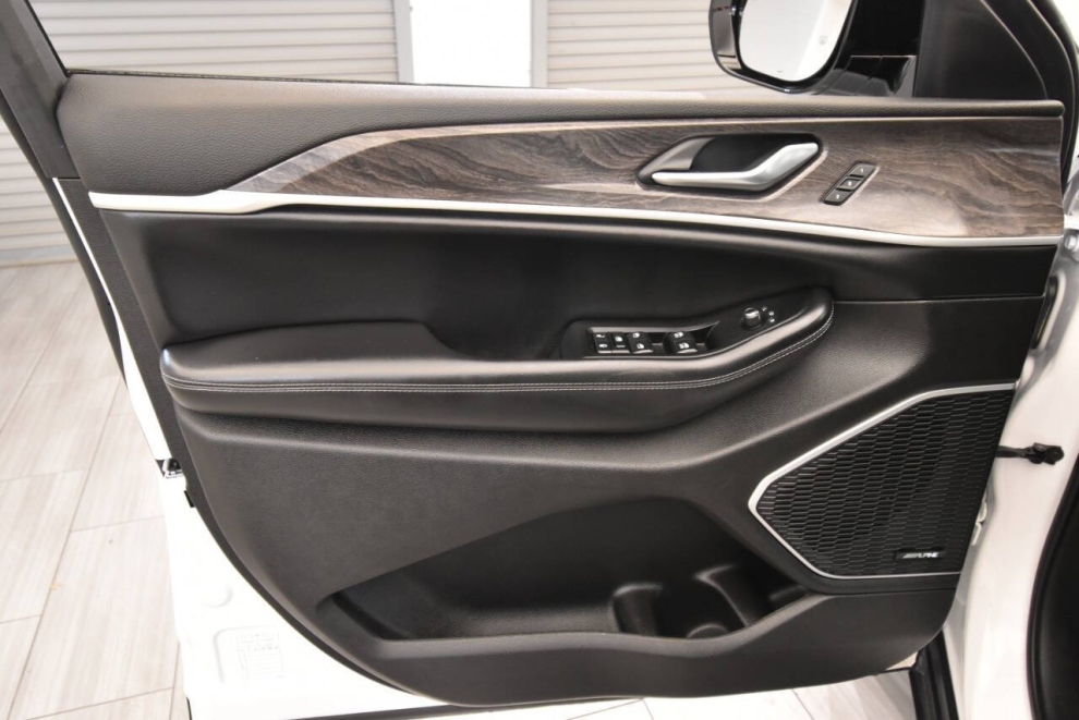 2023 Jeep Grand Cherokee 4XE, White, Mileage: 44,530 - photo 12