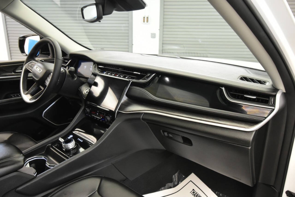 2023 Jeep Grand Cherokee 4XE, White, Mileage: 44,530 - photo 15