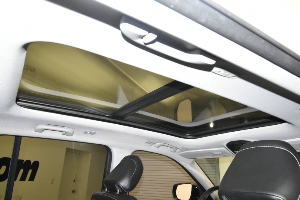 2023 Jeep Grand Cherokee 4XE, White, Mileage: 44,530 - photo 19