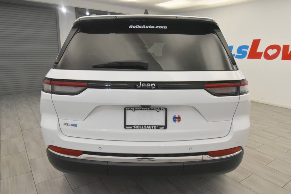 2023 Jeep Grand Cherokee 4XE, White, Mileage: 44,530 - photo 3