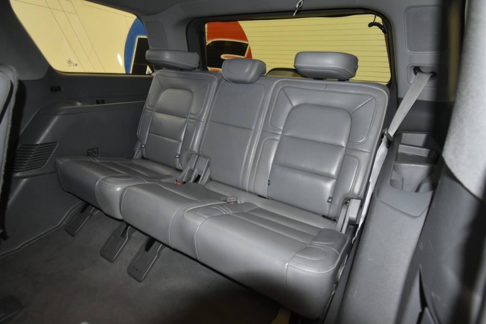 2019 Lincoln Navigator Reserve 4x4 4dr SUV, Blue, Mileage: 80,309 - photo 16