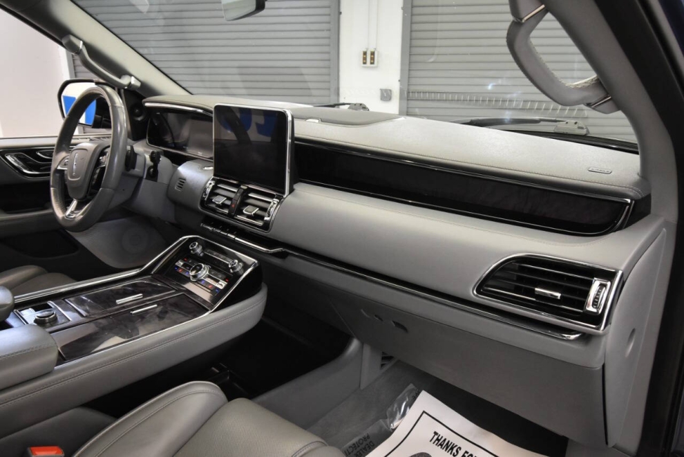2019 Lincoln Navigator Reserve 4x4 4dr SUV, Blue, Mileage: 80,309 - photo 17