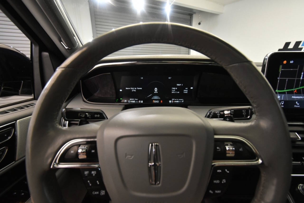 2019 Lincoln Navigator Reserve 4x4 4dr SUV, Blue, Mileage: 80,309 - photo 29