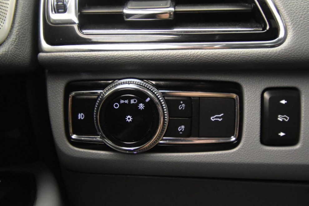 2019 Lincoln Navigator Reserve 4x4 4dr SUV, Blue, Mileage: 80,309 - photo 33