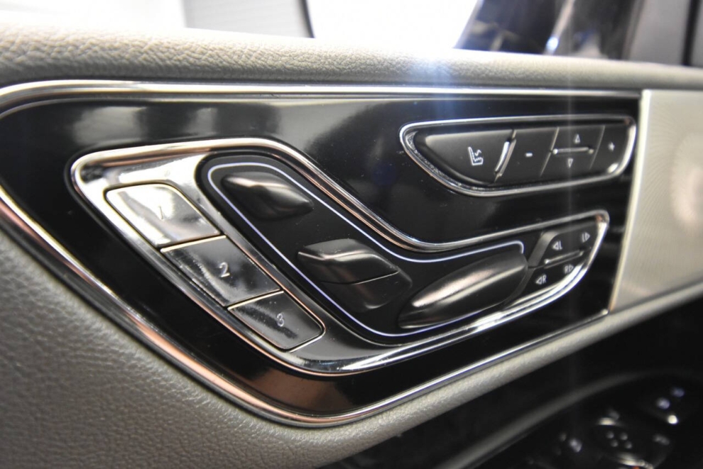 2019 Lincoln Navigator Reserve 4x4 4dr SUV, Blue, Mileage: 80,309 - photo 35
