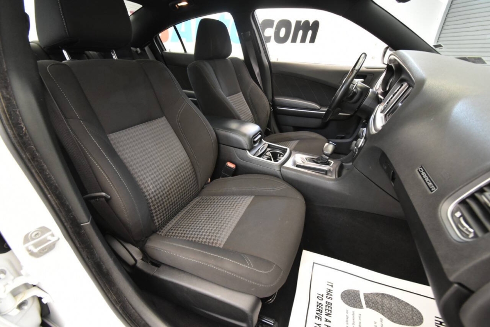 2022 Dodge Charger SXT AWD 4dr Sedan, White, Mileage: 50,188 - photo 14