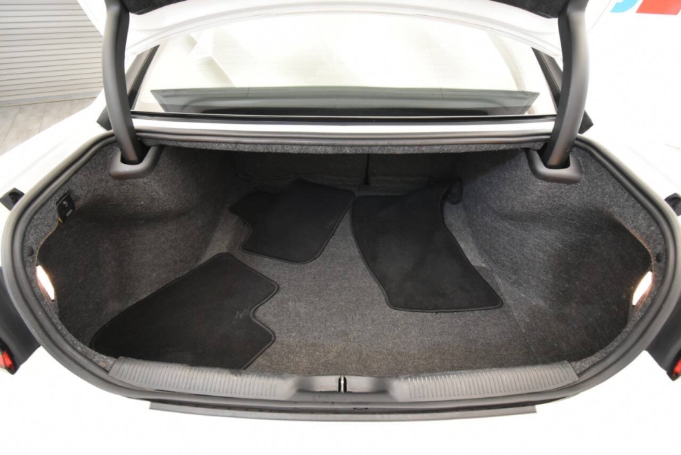 2022 Dodge Charger SXT AWD 4dr Sedan, White, Mileage: 50,188 - photo 31