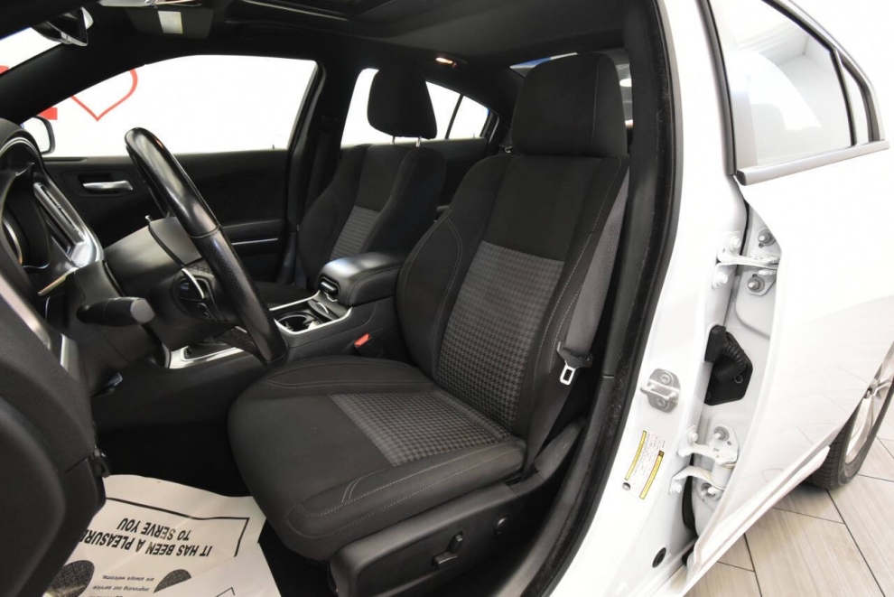 2022 Dodge Charger SXT AWD 4dr Sedan, White, Mileage: 50,188 - photo 8