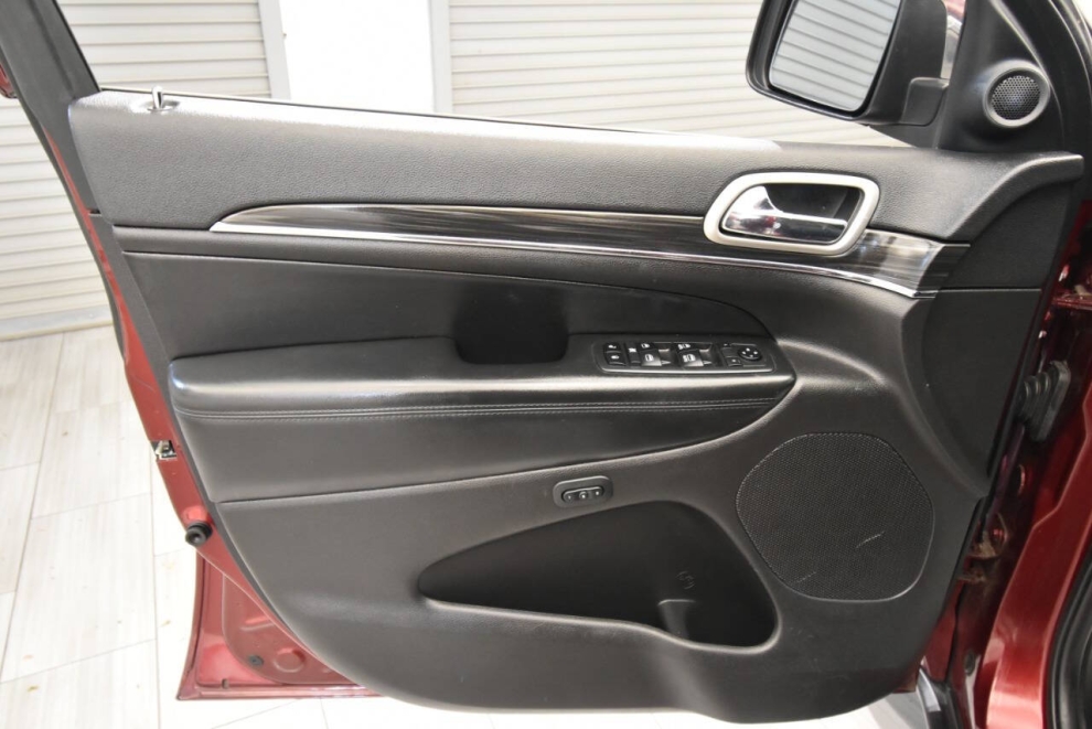 2019 Jeep Grand Cherokee Limited, Red, Mileage: 65,962 - photo 11