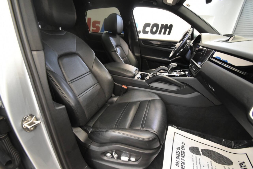 2019 Porsche Cayenne Base AWD 4dr SUV, Silver, Mileage: 92,336 - photo 15