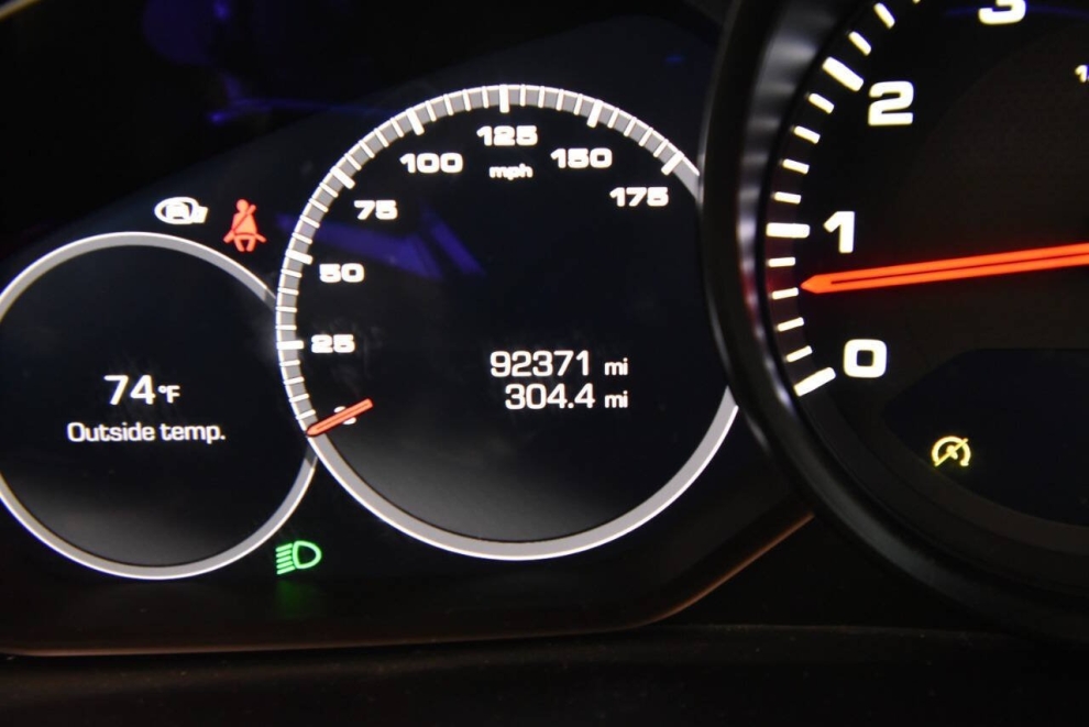 2019 Porsche Cayenne Base AWD 4dr SUV, Silver, Mileage: 92,336 - photo 26