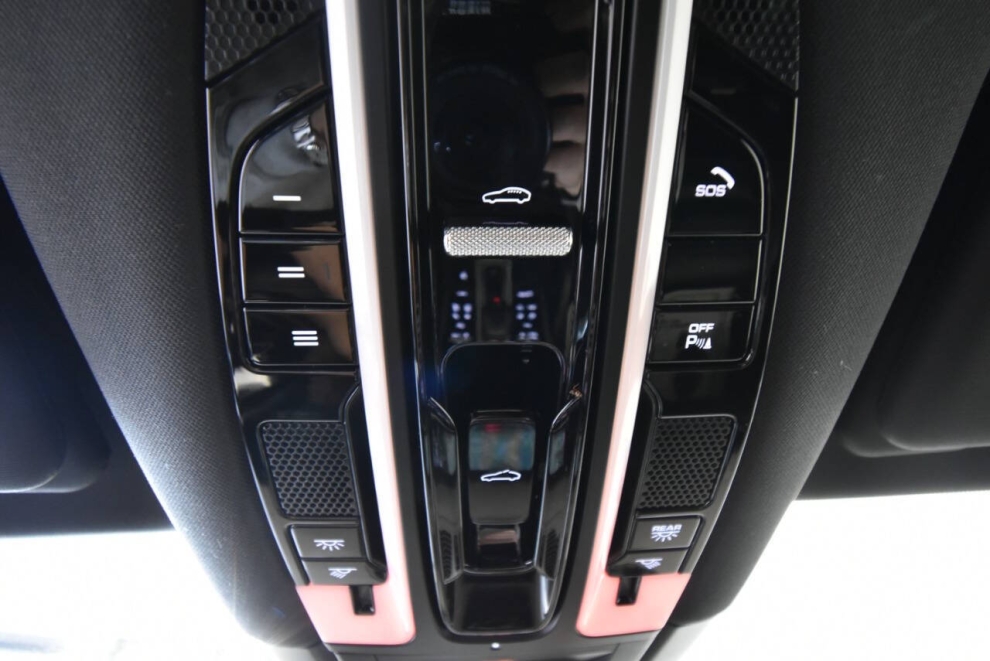 2019 Porsche Cayenne Base AWD 4dr SUV, Silver, Mileage: 92,336 - photo 30