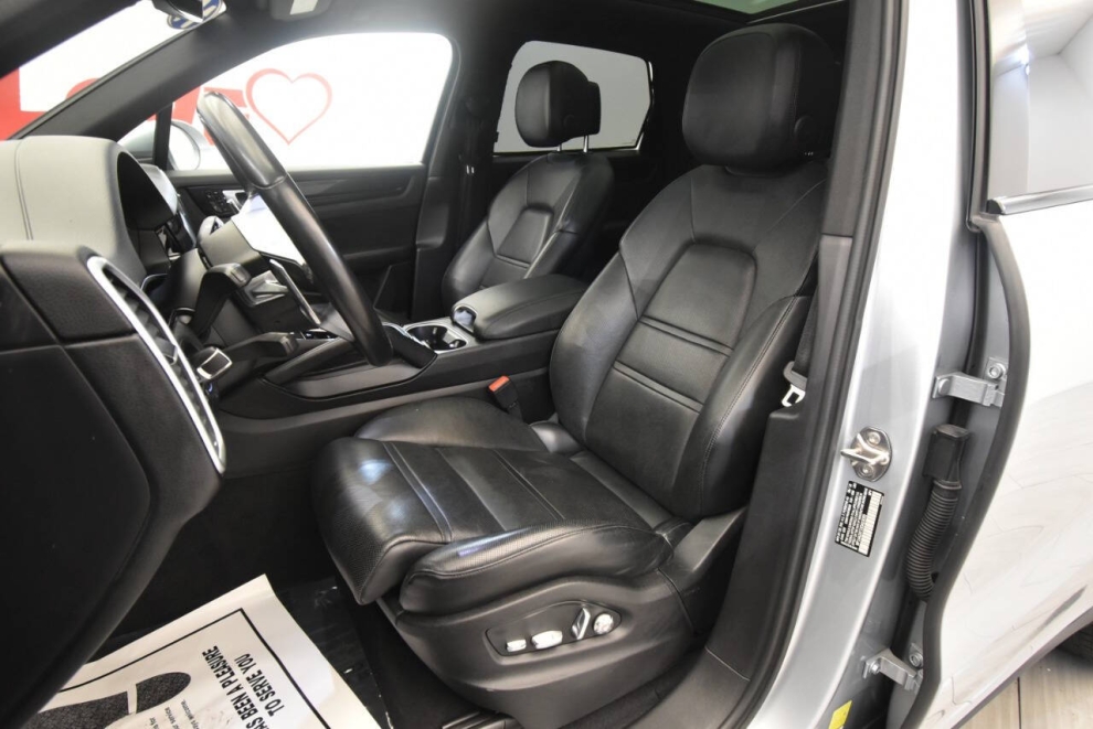 2019 Porsche Cayenne Base AWD 4dr SUV, Silver, Mileage: 92,336 - photo 9
