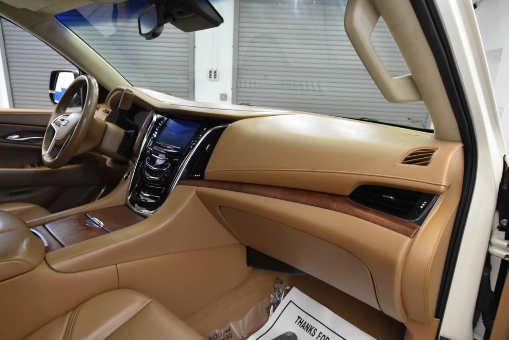 2015 Cadillac Escalade Platinum 4x4 4dr SUV, White, Mileage: 46,677 - photo 16