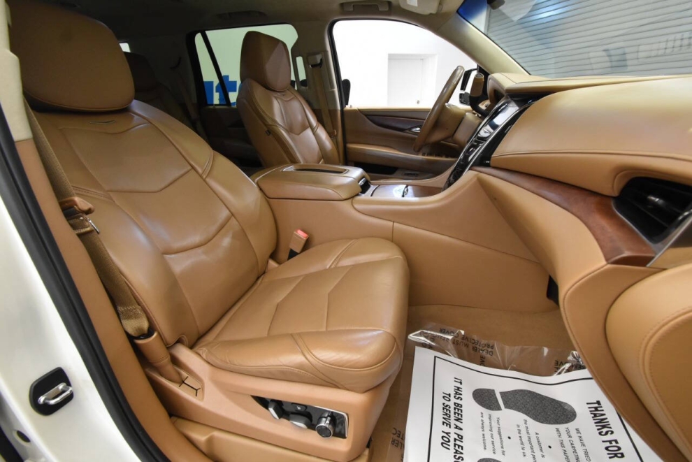2015 Cadillac Escalade Platinum 4x4 4dr SUV, White, Mileage: 46,677 - photo 17